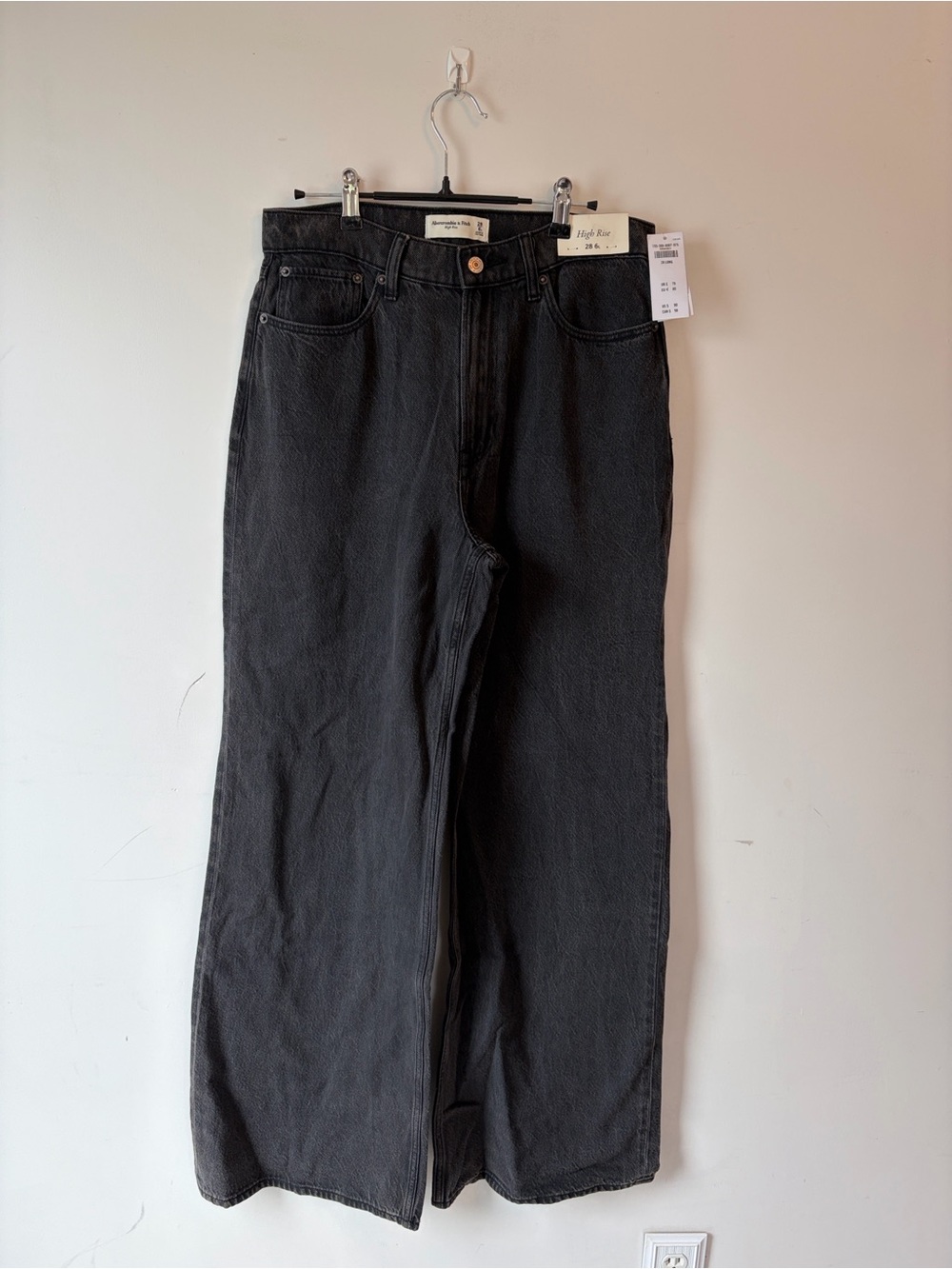 Abercrombie & Fitch 6 long High-Rise Relaxed Wide-Leg Jeans - Black Wash